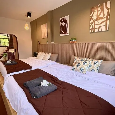 Private House With Pagoda View, Near Grand Palace