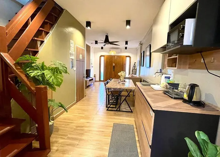 Private House With Pagoda View, Near Grand Palace Bangkok