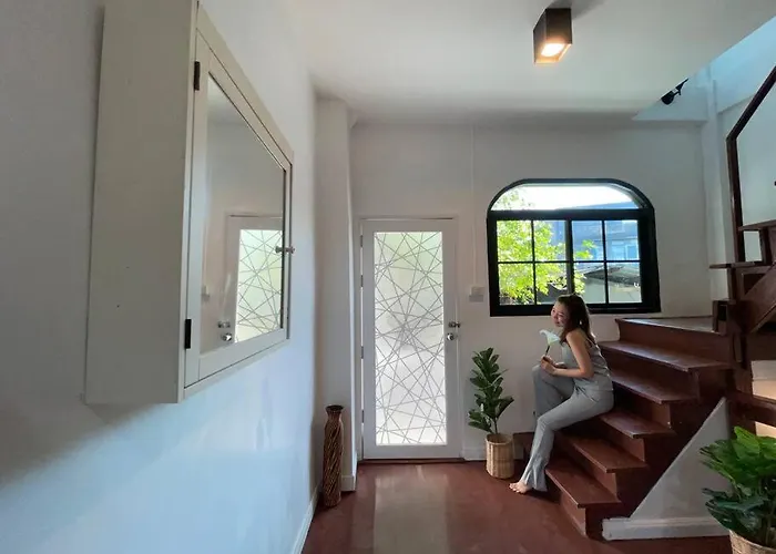 Private House With Pagoda View, Near Grand Palace * Bangkok